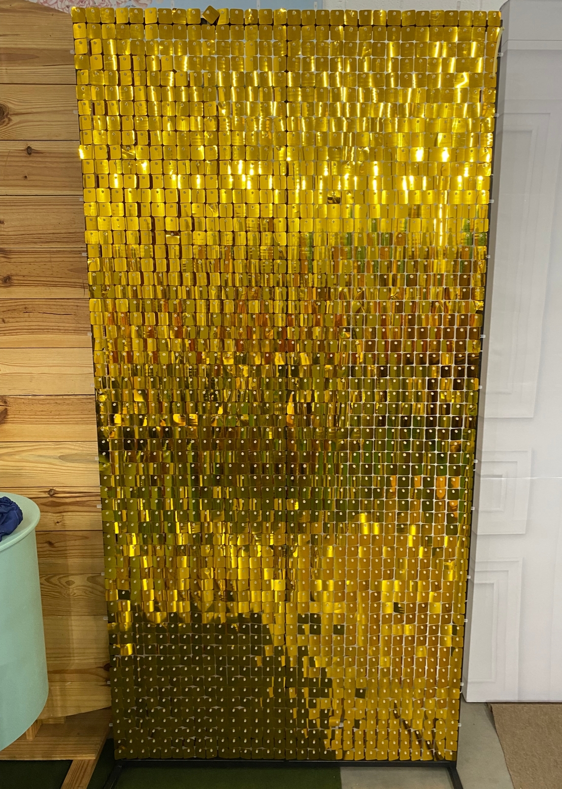 Aluguel Painel Shimmer Wall Dourado 100m X 2m Fuxica Locações De