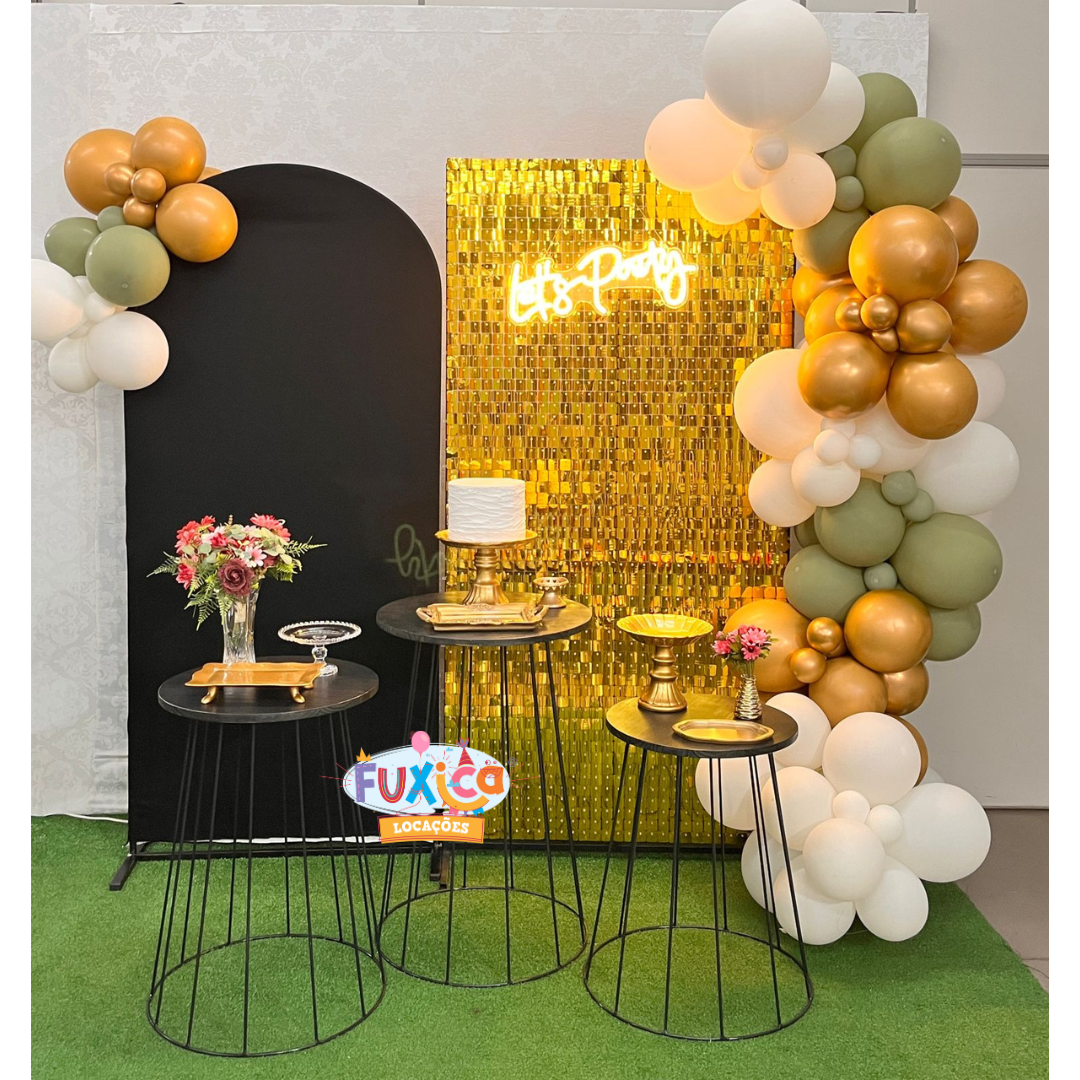 Aluguel Kit Adulto Painel Shimmer Dourado Fuxica Loca Es De Kits E Materiais Para Festas